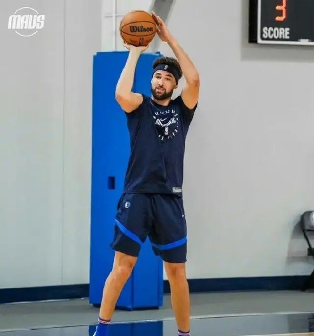 nba勇士人员名单_nba勇士球员名单_勇士知名球员