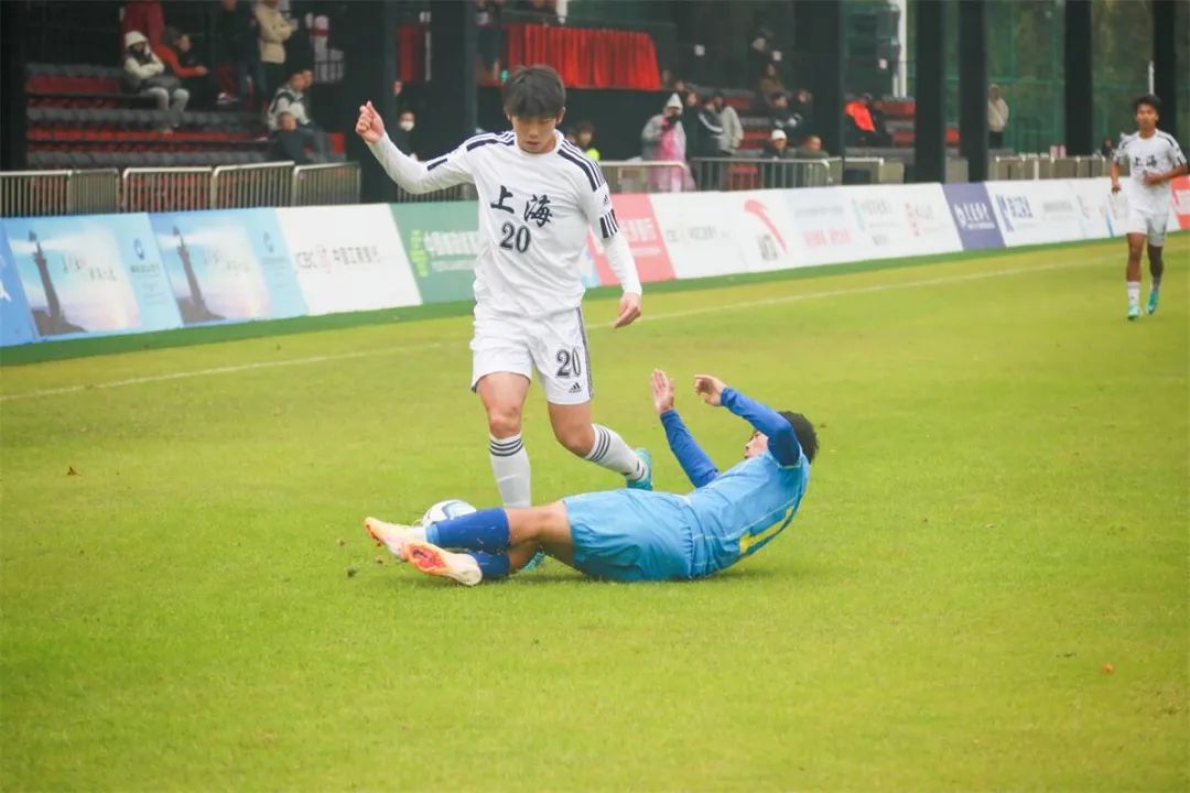 播放刘世界_小胸适合穿a杯还是b杯_小刘世界杯