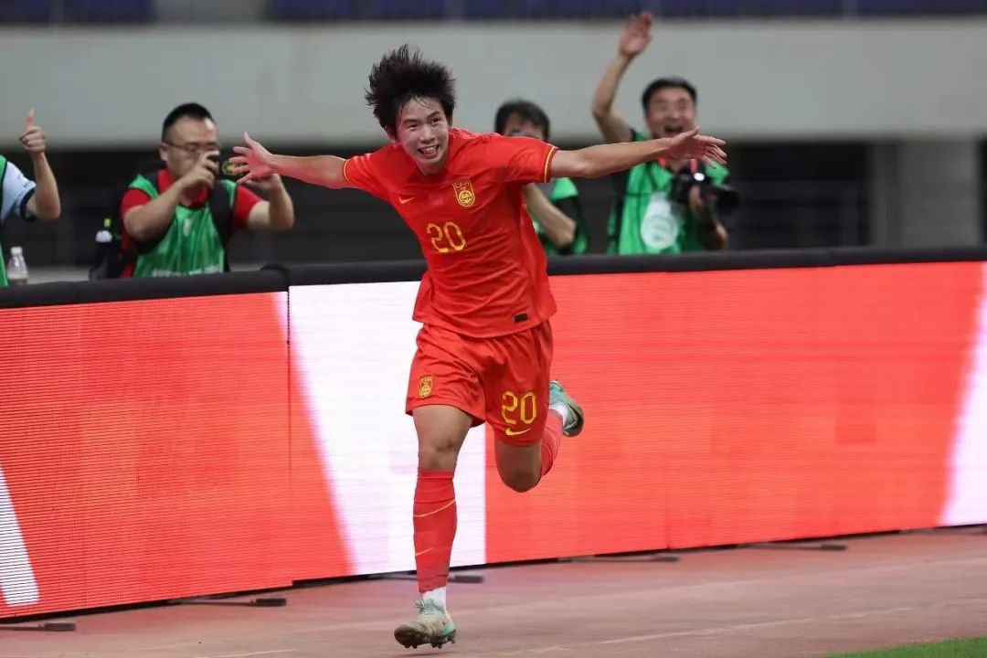 播放刘世界_小胸适合穿a杯还是b杯_小刘世界杯