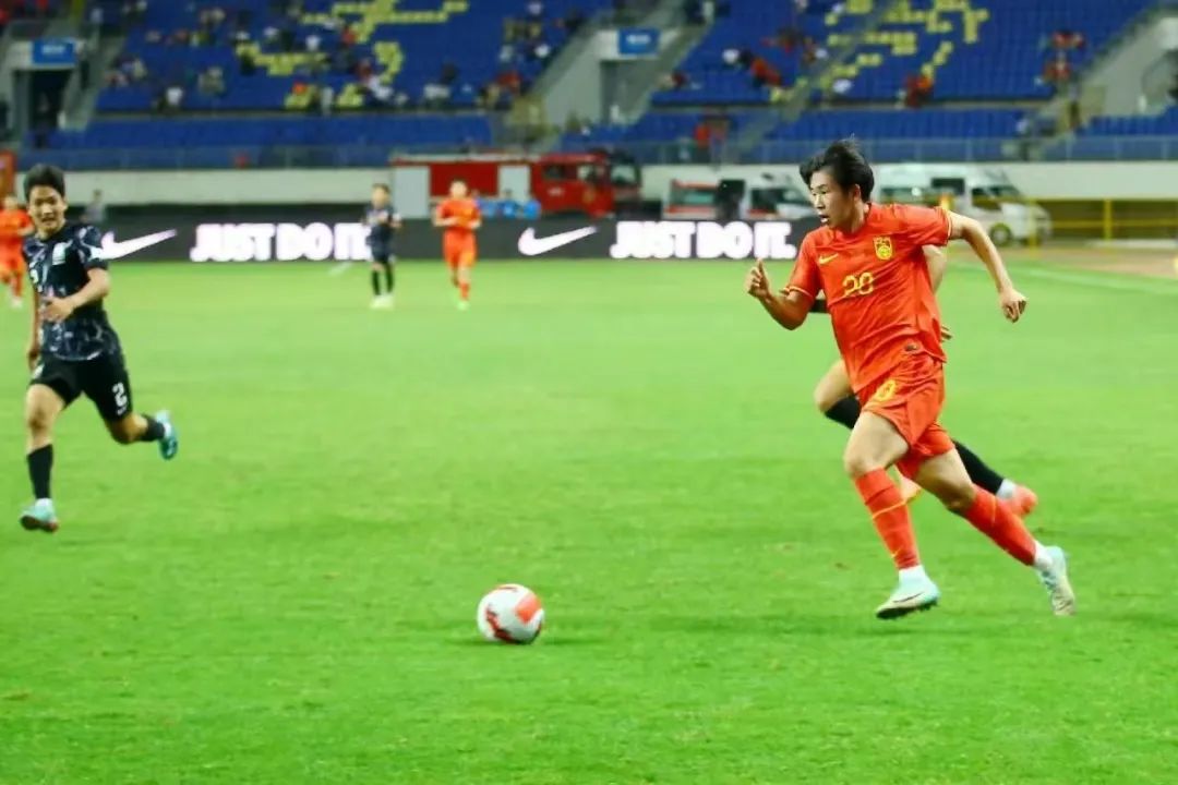 播放刘世界_小刘世界杯_小胸适合穿a杯还是b杯