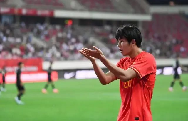 小胸适合穿a杯还是b杯_小刘世界杯_播放刘世界