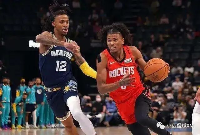 NBA常规赛明日焦点战：火箭客场挑战马刺，年轻球员表现成关键