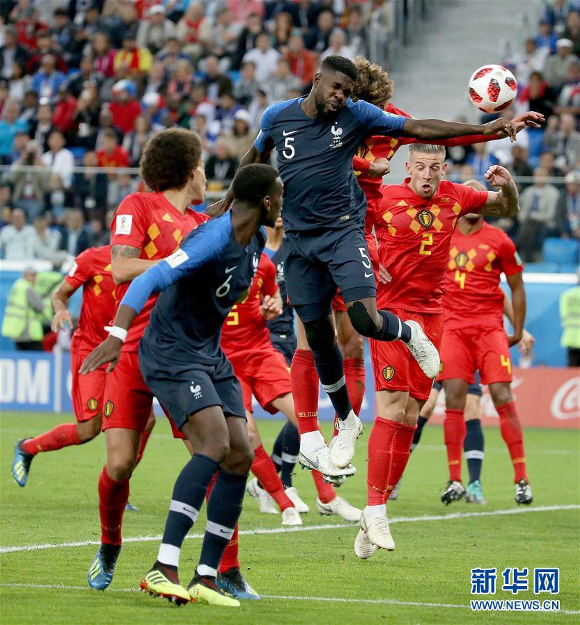 2018俄罗斯世界杯半决赛：法国队对阵比利时队，乌姆蒂蒂头球破门精彩瞬间