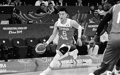 中国男篮时隔9年再取世界大赛胜利，主场70:55击败科特迪瓦队