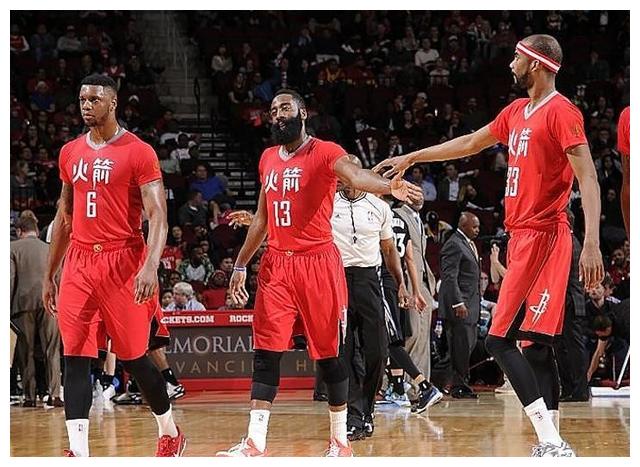 NBA中国球衣发展史：从Adidas到Nike，勇士与火箭首推新年版球衣