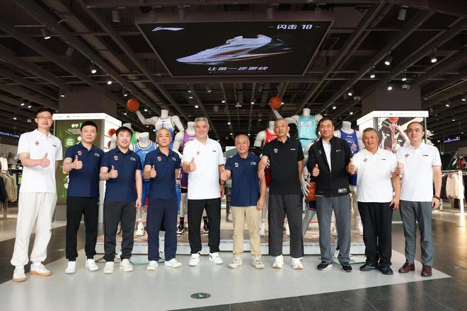 篮球鞋cba是什么牌子_篮球鞋CBA_篮球鞋cba国产乔丹