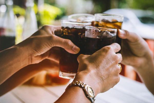 高脚杯里的世界杯①：进球时刻，我们该喝点什么