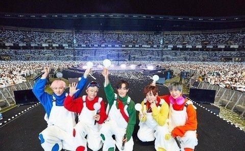 H.O.T、水晶男孩、东方神起：开创韩国偶像应援新时代的传奇团体