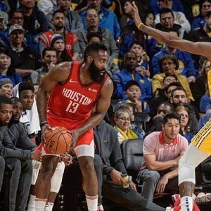 杜兰特梦之队单挑视频揭秘：为何NBA球员单挑运球不超过3次？