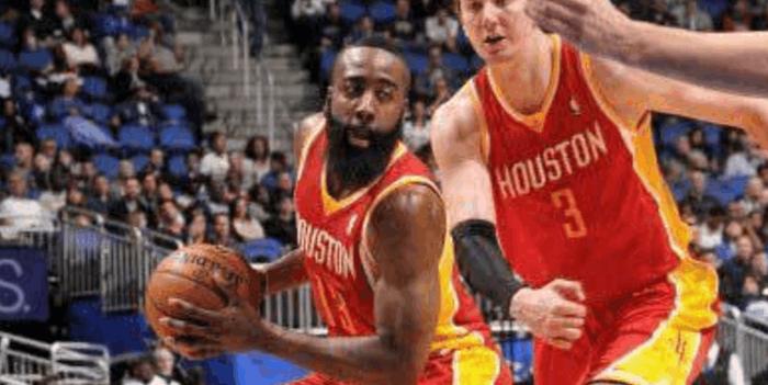 nba五大转型成功的球星：韦德再回巅峰，詹姆斯转型得两冠