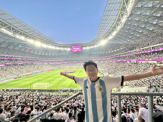 12岁北京足球小将王东成发新歌致敬梅西 喝彩世界杯