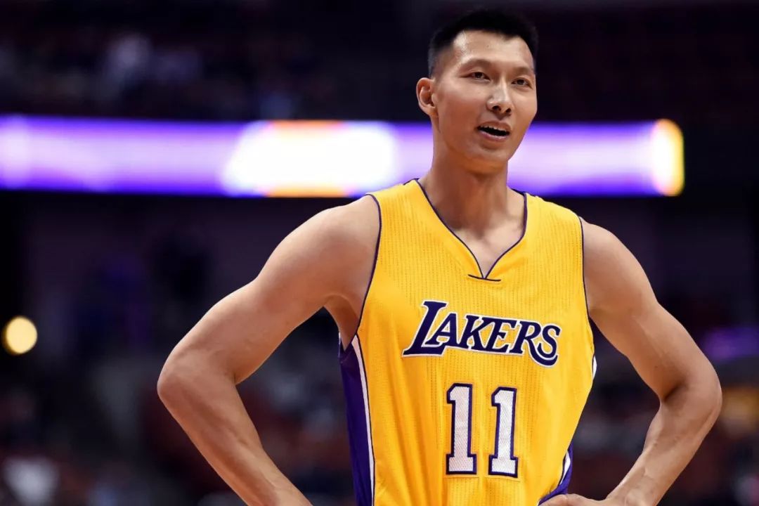 易建联NBA首发_易建联nba是首发吗_nba的易建联