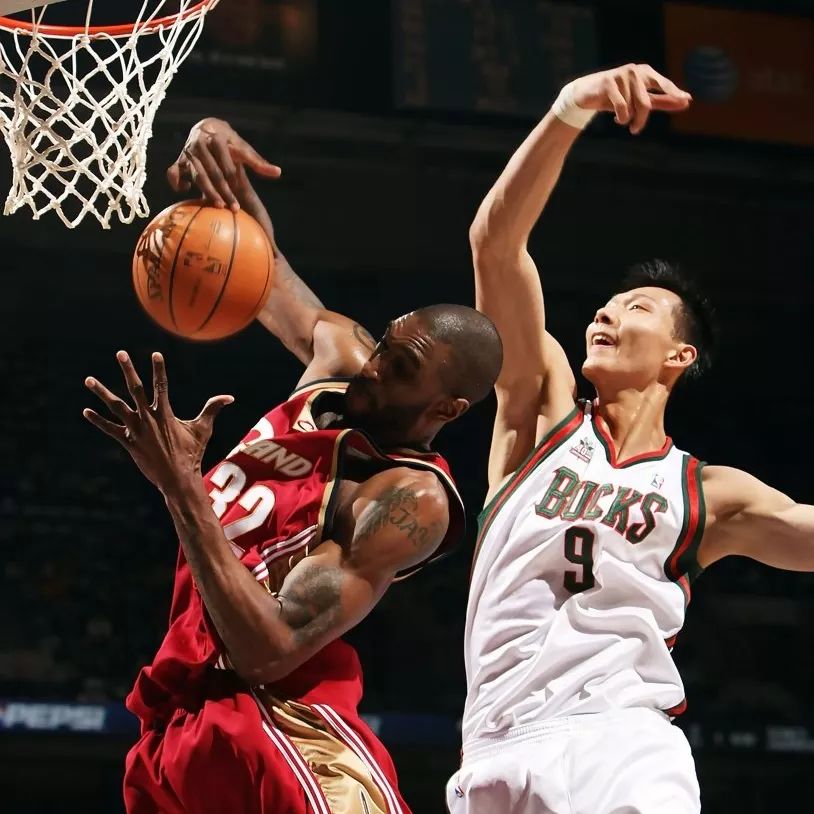 易建联nba是首发吗_易建联NBA首发_nba的易建联