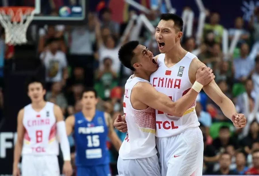 易建联nba首场比赛_易建联第一场nba比赛_易建联NBA首发