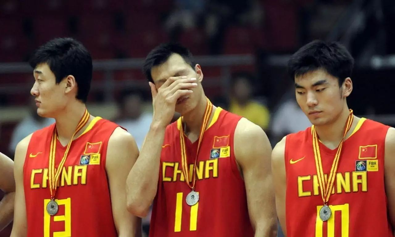 易建联nba首场比赛_易建联第一场nba比赛_易建联NBA首发