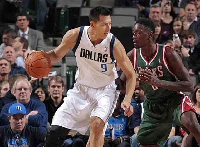 易建联nba首场比赛_易建联第一场nba比赛_易建联NBA首发