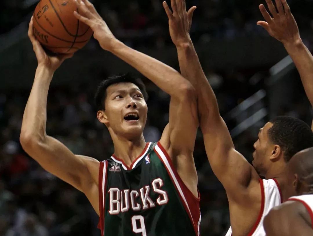 易建联第一场nba比赛_易建联nba首秀视频_易建联NBA首发