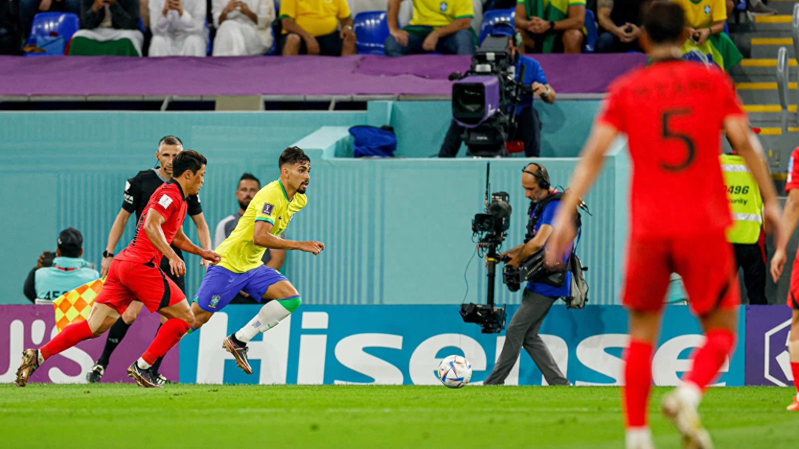 2022世界杯：巴西4-1大胜韩国晋级八强，超越德国成历史第一