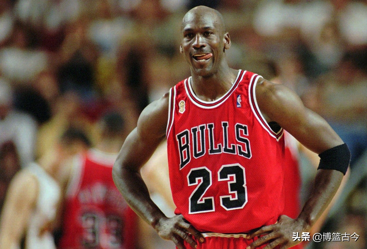 NBA历史十大后卫排名：迈克尔·乔丹领衔，埃尔文·约翰逊紧随其后