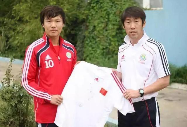 法国夺世界杯_法国首夺世界杯_夺杯法国世界排名第几