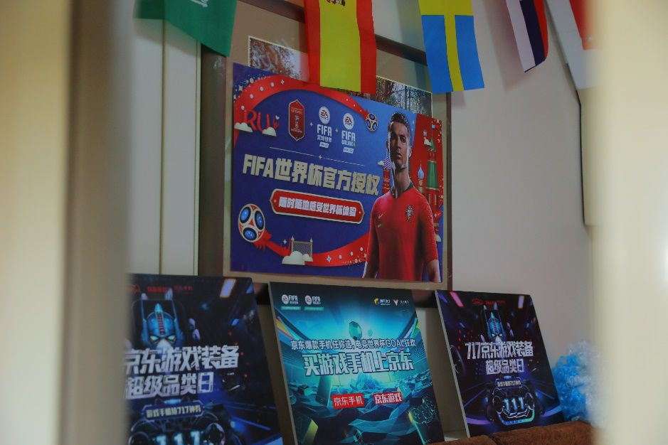 纸杯贴纸画怎么做_世界杯 贴纸_网红杯子贴纸怎么贴好看