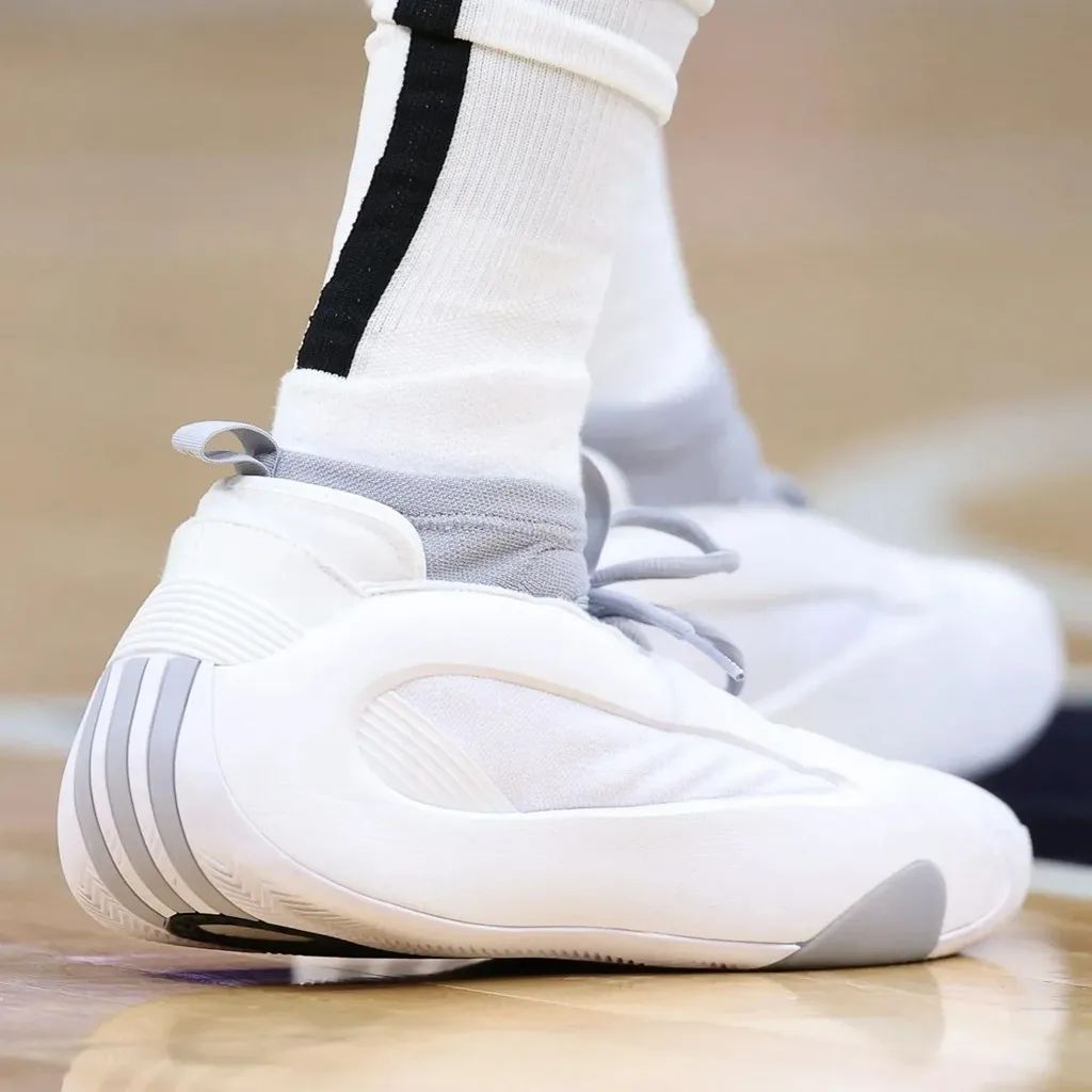 脚上起小水泡很痒是怎么回事_脚上长鸡眼怎么治疗能根除_nba 上脚