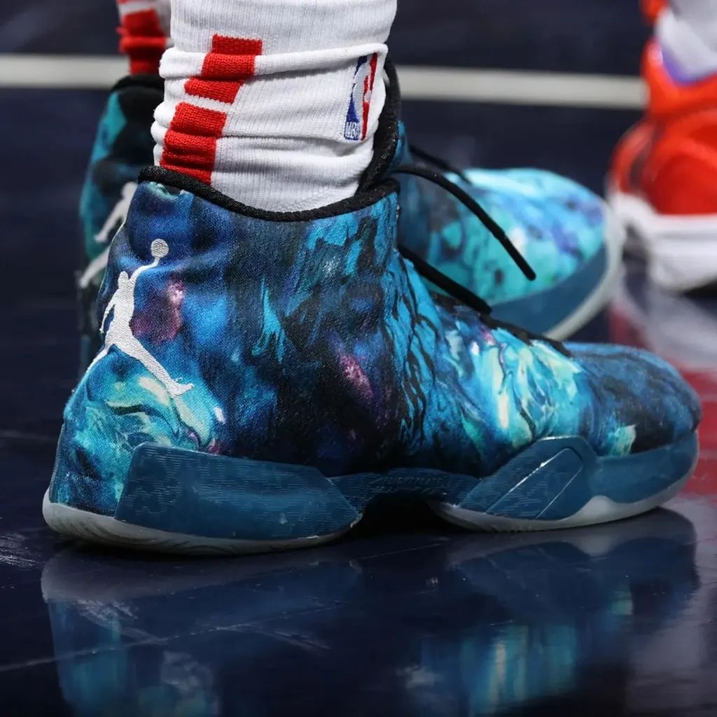 脚上起小水泡很痒是怎么回事_nba 上脚_脚上长鸡眼怎么治疗能根除