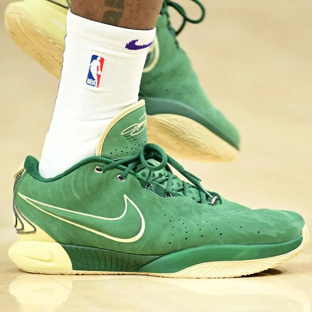 nba 上脚_脚上长鸡眼怎么治疗能根除_脚上起小水泡很痒是怎么回事