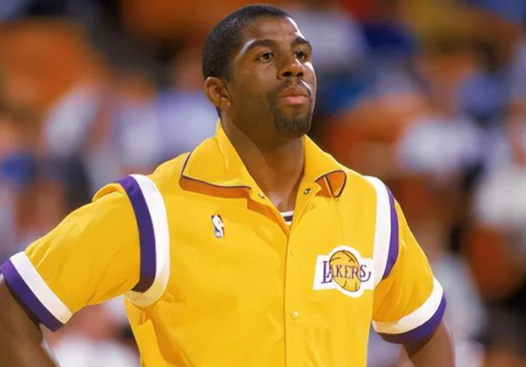NBA历史12大控卫排名揭晓：魔术师约翰逊稳居榜首，湖人传奇领衔