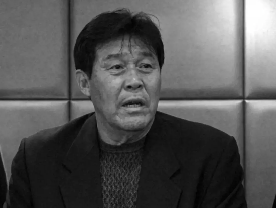 足球杯写世界杯的句子_写世界杯足球_世界足球杯采用的赛制是