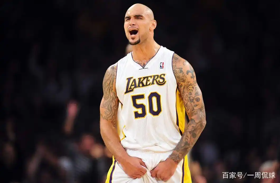 前NBA球员罗伯特-萨克雷宣布退役，回顾其在湖人队的职业生涯与幸运之旅