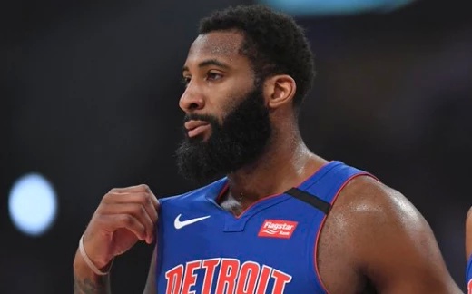 NBA用球砸_nba可以用球砸头么_nba用球砸人