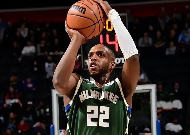 中锋罚球线策应战术_nba联盟中锋技术罚球都有谁_中锋罚球线战术