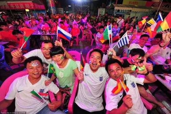 世界学者杯官网_世界杯花费_世界杯花艺大赛中国区冠军
