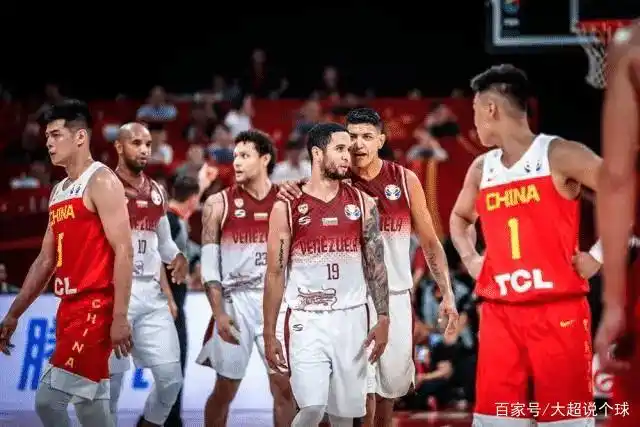吴悠被打中国第一街球王吴悠_世界杯吴悠摇头_吴悠看世界杯