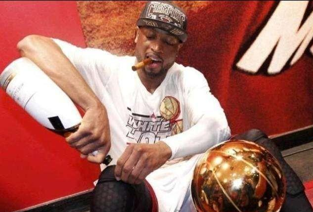 数据NBA韦德_韦德数据统计职业生涯_13年总决赛韦德数据