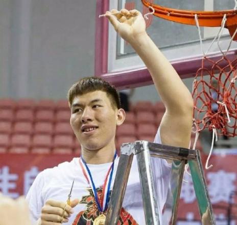 张鸿林打不了cba_张鸿林没打CBA吗_张鸿林在cuba数据